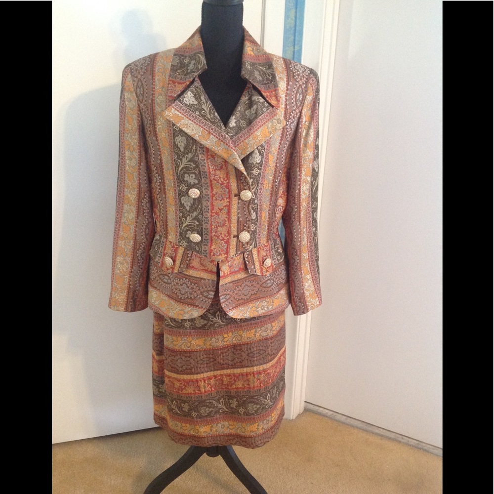 #37 Ricki FreemanVintage Brocade SUIT two piece dressy